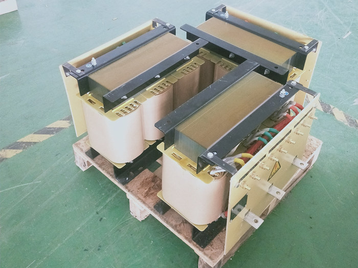 三相變壓器ZSG-32-0.38/0.085kv